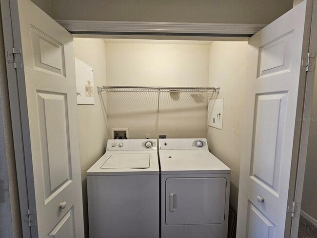 Building Photo - 608 Cresting Oak Cir