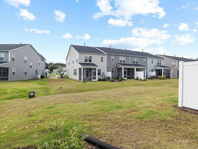 Building Photo - Lease OR Lease to Own