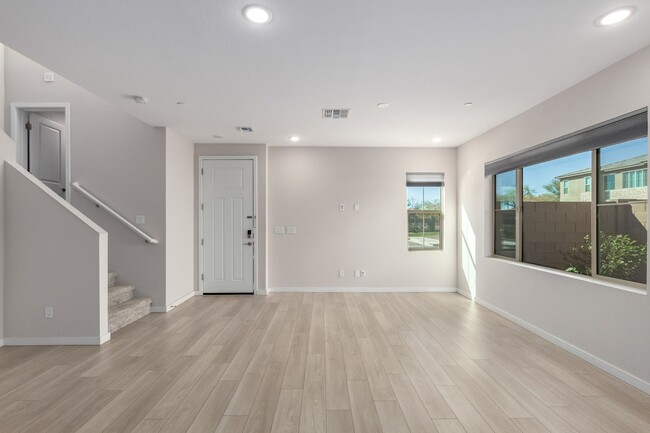 Building Photo - Modern and Spacious Townhome in the Mosaic...