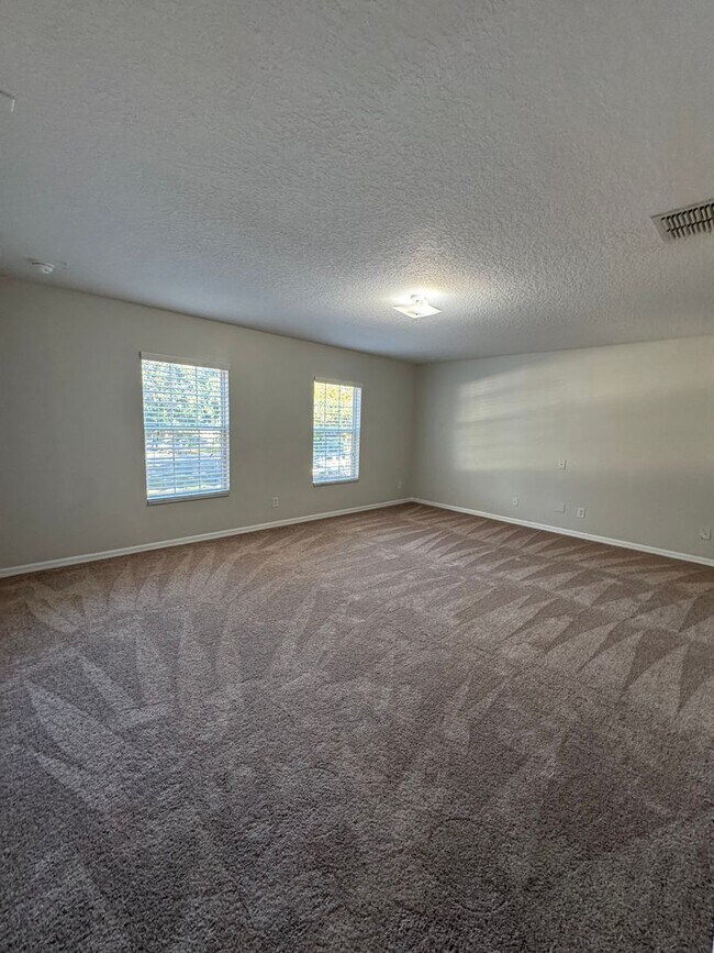 Building Photo - Waterford Trails: 5 Bedroom+ loft, 3 Bath,...