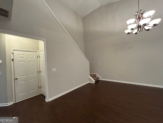 Building Photo - 745 Soneley Ct