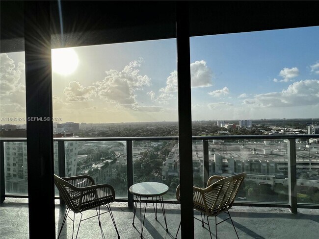 Building Photo - 121 NE 34th St