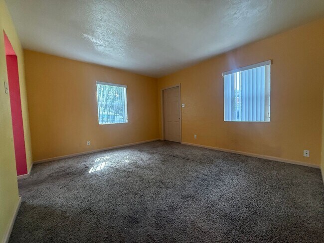 Building Photo - Charming 2-bedroom, 1-bath home in Daytona Beach