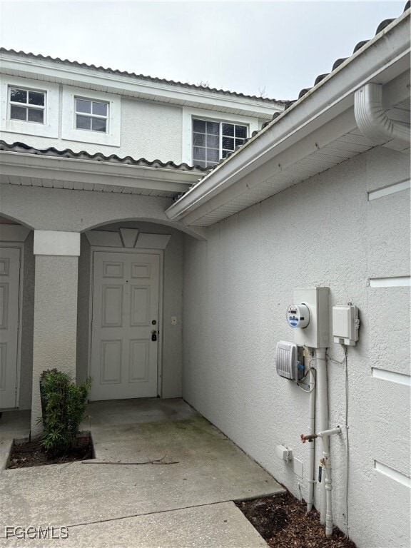 Building Photo - 10101 Poppy Hill Dr