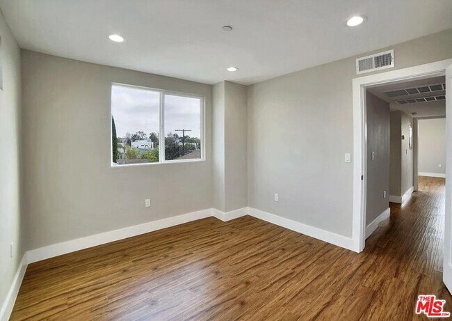 Building Photo - 2303 Hauser Blvd