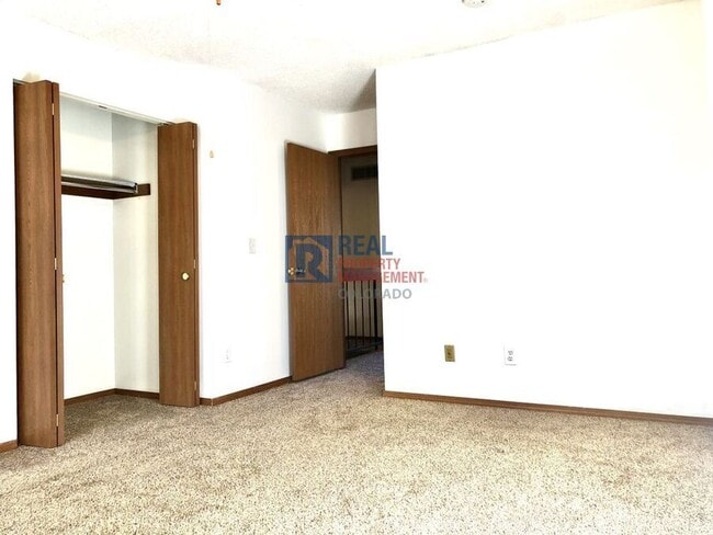 Building Photo - 3556 S Depew St