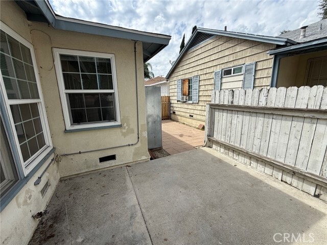 Building Photo - 417 E Walnut Ave