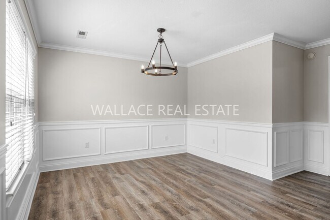 Building Photo - PRICE REDUCTION!!  FARRAGUT: TWO STORY 3 B...