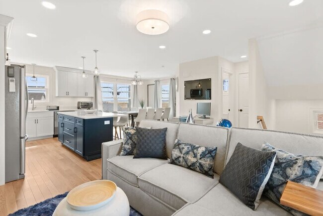 Building Photo - 74 Island Path