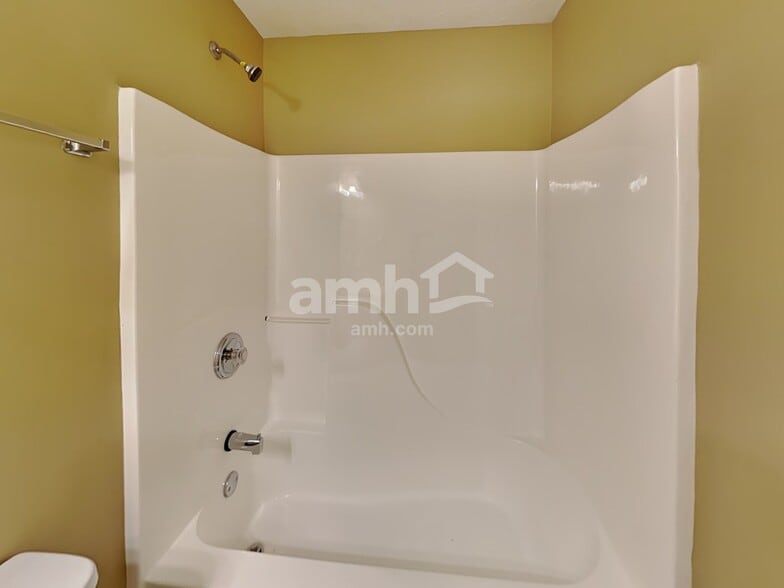 Building Photo - 2766 Lake Park Rdg E