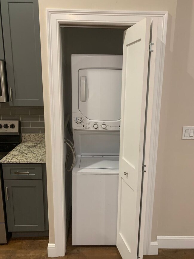 Building Photo - 149 Washington St