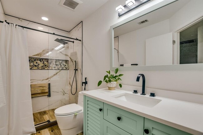 Building Photo - 10916 Sierra Oaks