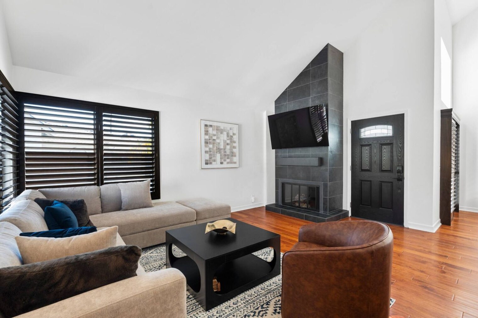 Building Photo - 526 Via De La Valle