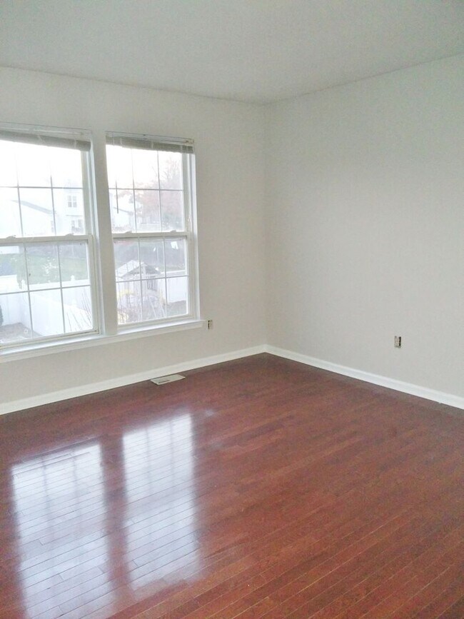 Building Photo - 3-Bedroom Gem in Desirable Sicklerville Ne...