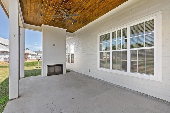 Building Photo - 6418 White Oleander Cir E