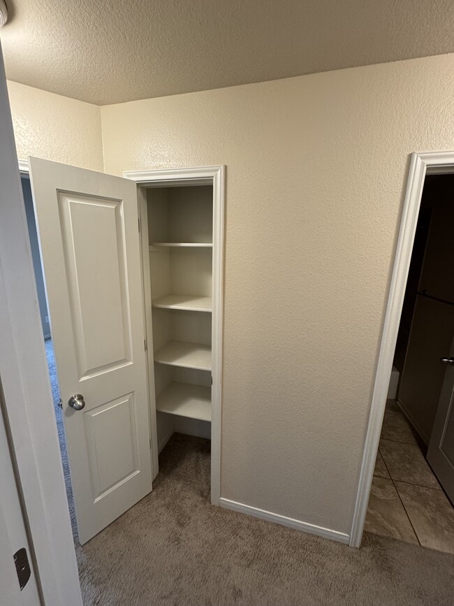 Building Photo - 5607 Markham Dr