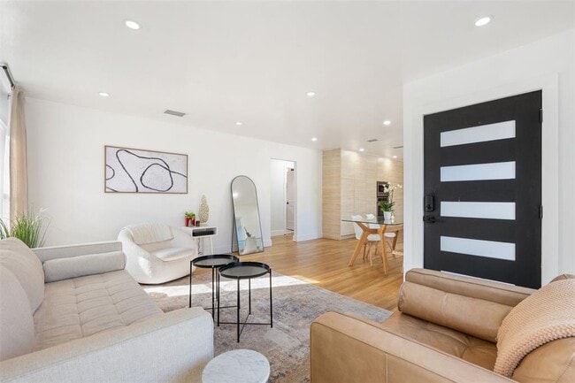 Building Photo - 1403 Palo Duro Rd