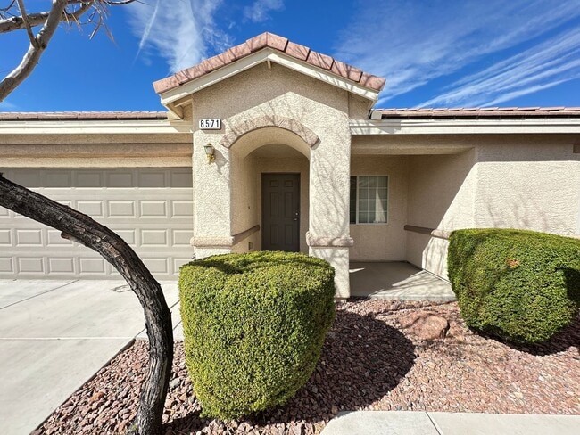 Building Photo - SQUARE AT WIGWAM RANCH