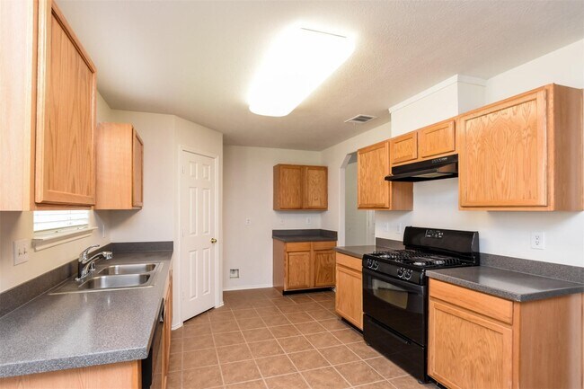 Building Photo - 19014 Prairie Bluff Dr