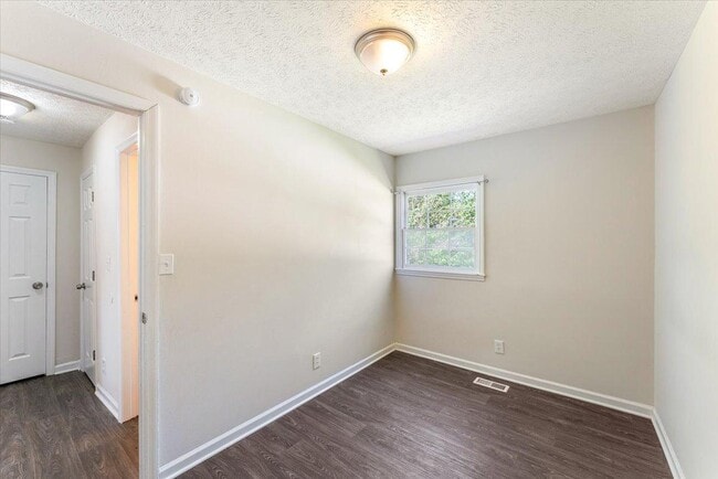 Building Photo - 158 Hamilton Cir