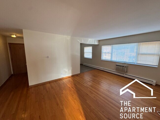 Building Photo - 3057 N Narragansett Ave