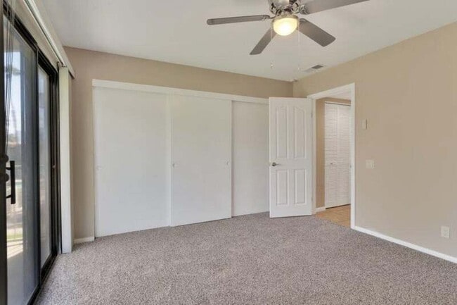 Building Photo - 34 Lakeview Cir