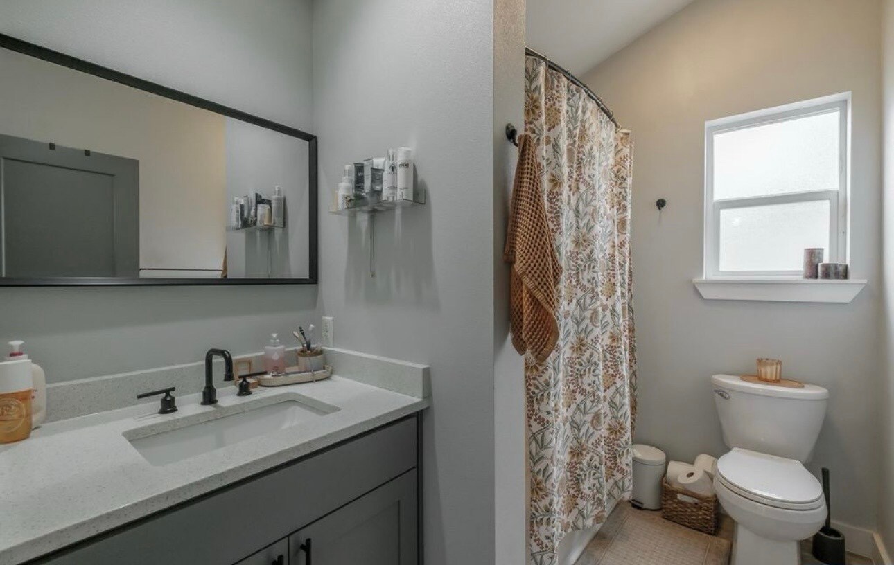 Building Photo - 530 Missouri Ave S