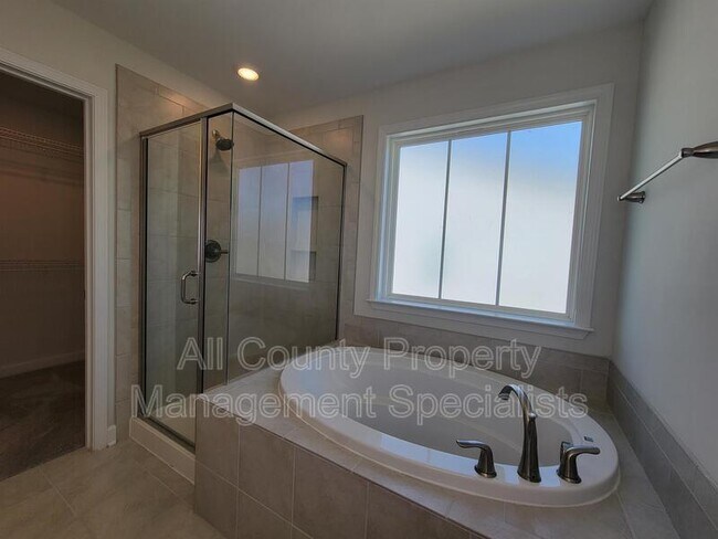 Building Photo - 1171 Bergenfield Ln