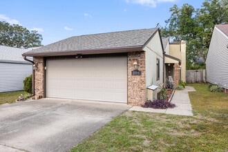 Building Photo - 206 Cedar Ridge Way