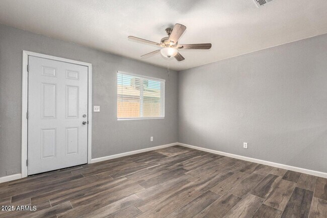Building Photo - 650 S 97th Pl