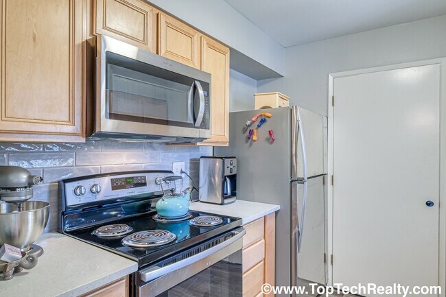 Building Photo - 14390 SW Furlong Way