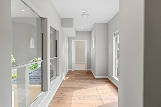 Building Photo - 70 Blooming Grove Ln