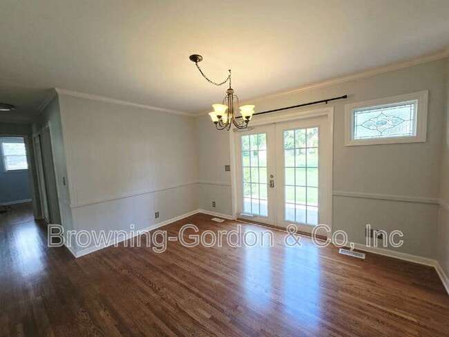 Building Photo - 6468 Thunderbird Dr