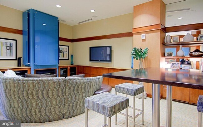 Building Photo - 2720 S Arlington Mill Dr