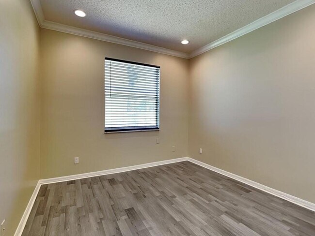 Building Photo - 7610 NW 20th Dr