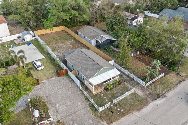 Building Photo - 2807 S Brown Ave