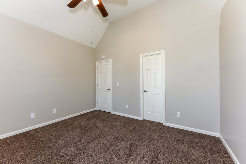 Building Photo - 900 Bluebird Ct