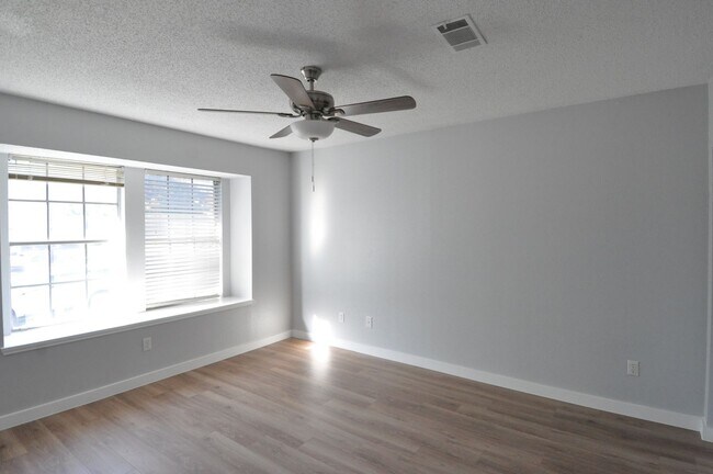 Building Photo - Completely Renovated in Round Rock ISD