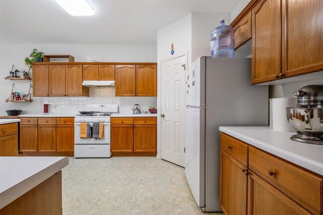 Building Photo - 16853 Tortoise St