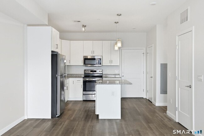 Building Photo - 71 Connecticut Ave