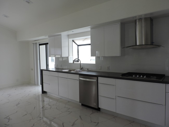 kitchen - 5226 Medina Rd