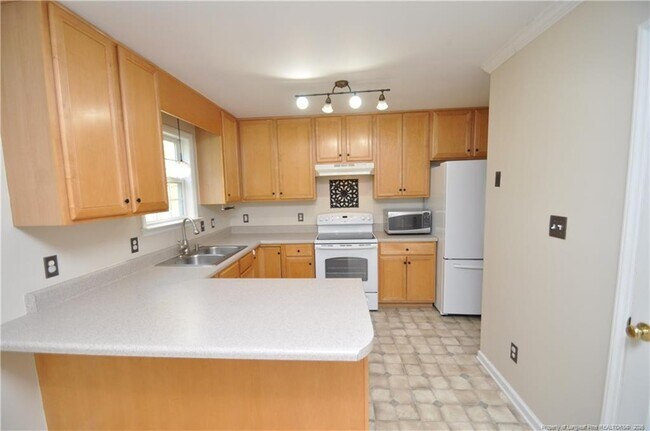 Building Photo - 1404 Woodline Dr