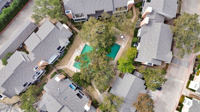 Building Photo - 8600 Coppertowne Ln