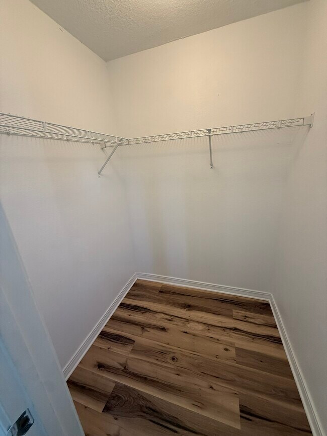 Building Photo - 1625 Martin Bluff Rd