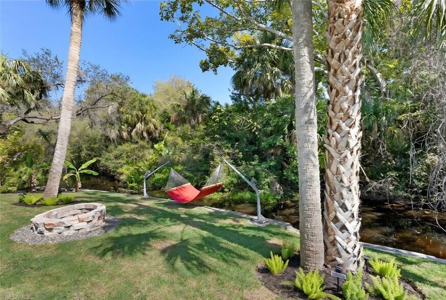 Building Photo - 27105 Center Ave