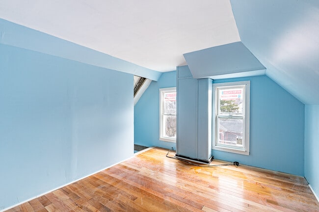 Building Photo - 83 Ridgeway Ave