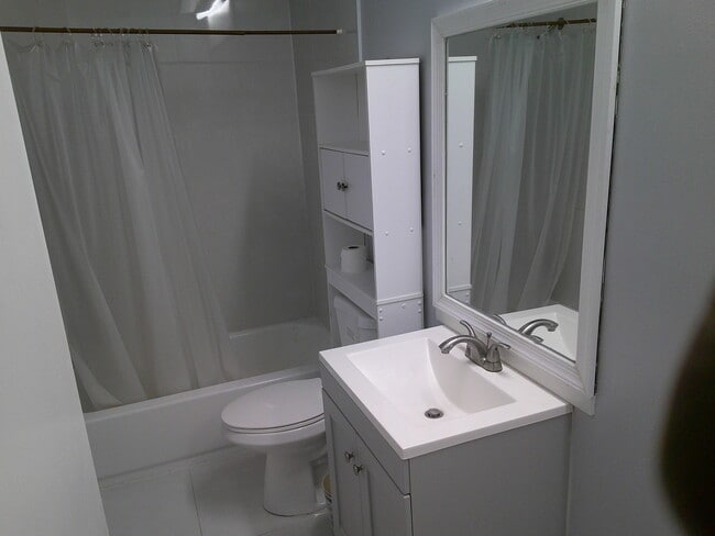 Building Photo - 4291 Coral Springs Dr