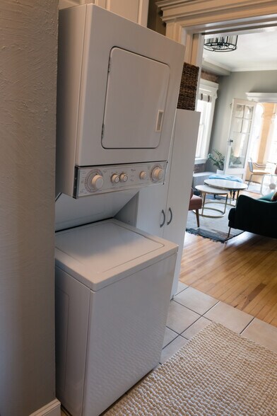 Washer & Dryer - 921 E 13th Ave, 5A