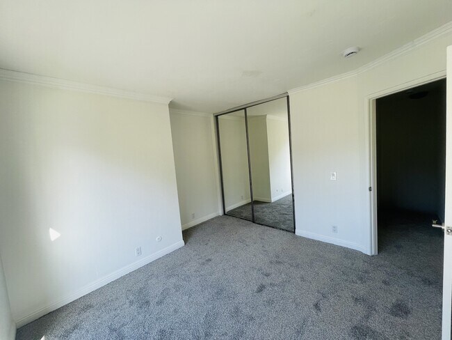 Building Photo - 7076 Park Mesa Way