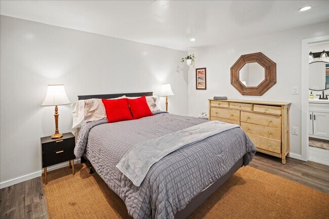 Building Photo - 273 W Carmel Valley Rd